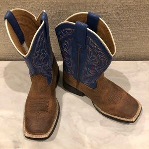 Boys Ariat Boots- worn outside once -size 11 boys